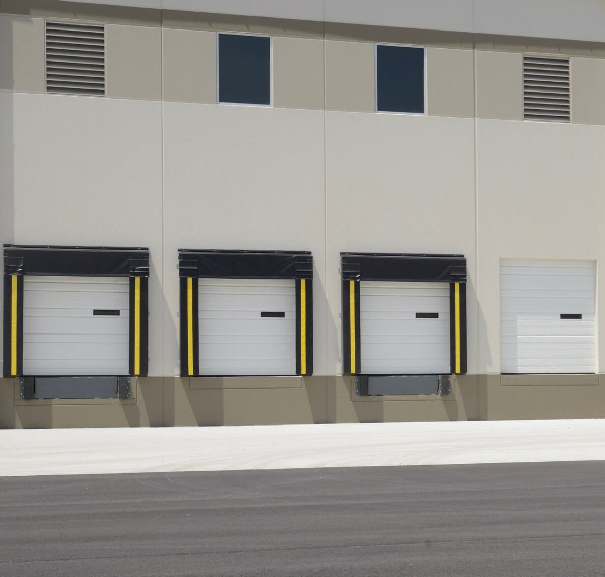 commercial-ribbed-garage-door